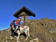 24 Al Crocefisso del Passo di Grialeggio (1690 m) con vista in cima Venturosa 